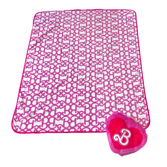 NEW 90’s Design Barbie Plush Purse With Plush Blanket inside! 💕🩷 - Picture 2 of 8